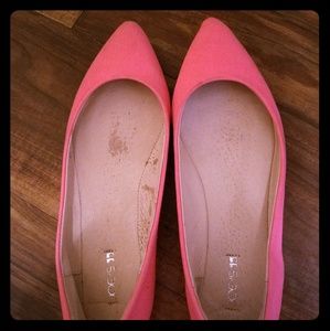 Pink pointy toe flats